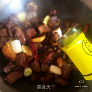 莲藕烧牛肉的做法步骤：8