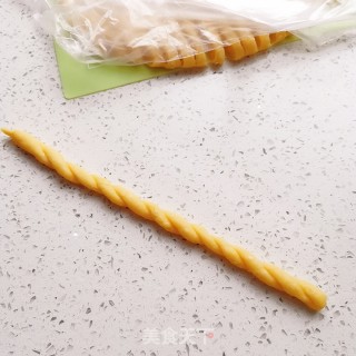鸡蛋脆麻花的做法步骤：7