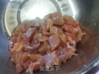 鸡肉香菇焖饭的做法步骤：1