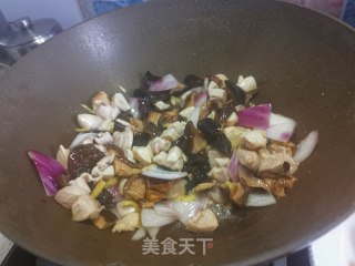 鸡肉香菇焖饭的做法步骤：7