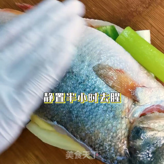 清蒸鲈鱼的做法步骤：4