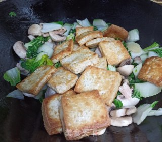 青菜蘑菇烩豆腐的做法步骤：8