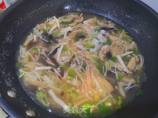 酸辣菌汤的做法步骤：6
