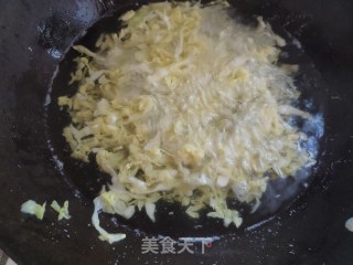 头菜鸡蛋饼的做法步骤：2