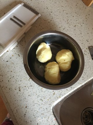 土豆丝饼的做法步骤：1