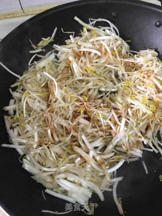 清炒芹芽的做法步骤：3