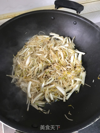 清炒芹芽的做法步骤：4