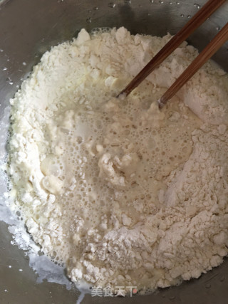 奶香手抓饼的做法步骤：1