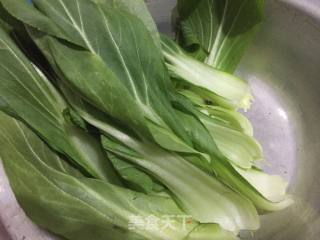 蒜蓉小油菜的做法步骤：1
