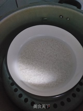 饺子皮版虾仁烧麦的做法步骤：1