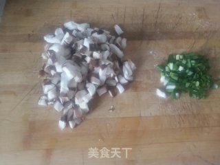 饺子皮版虾仁烧麦的做法步骤：4