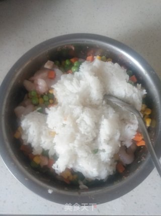 饺子皮版虾仁烧麦的做法步骤：5