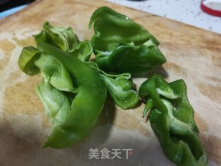 辣椒炒鸡蛋的做法步骤：1