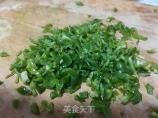 辣椒炒鸡蛋的做法步骤：2