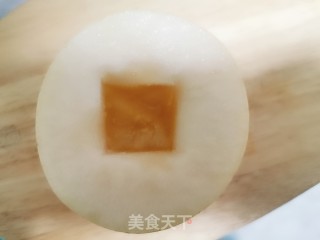止咳化痰蜂蜜蒸梨的做法步骤：2