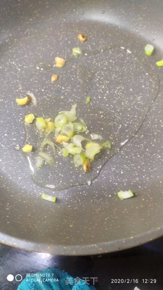 虾仁炒圆椒的做法步骤：4