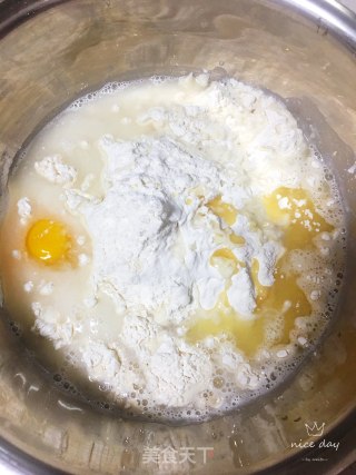 红糖油饼的做法步骤：2