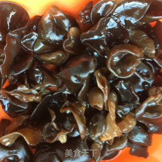 木耳炒粉条的做法步骤：3