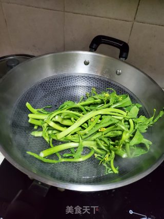 腊味炒辣菜的做法步骤：3