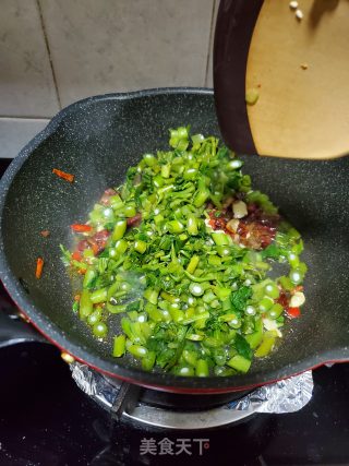 腊味炒辣菜的做法步骤：10