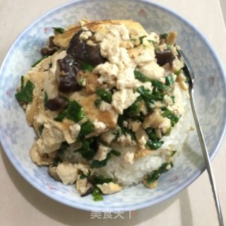 香菇油渣焖豆腐的做法步骤：9