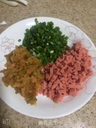 鸡蛋饼的做法步骤：1