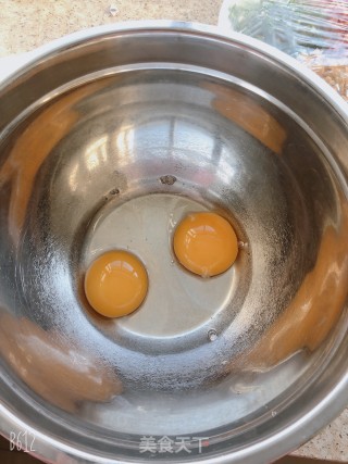 鸡蛋饼的做法步骤：2