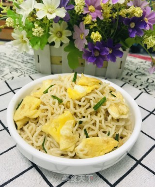 沙茶酱拌鸡蛋面的做法步骤：9