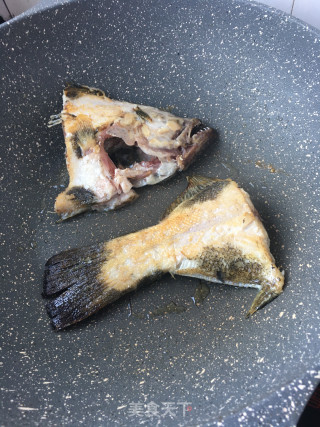白菜鲽鱼汤的做法步骤：6