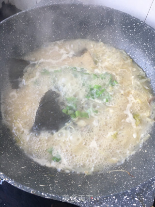 白菜鲽鱼汤的做法步骤：12