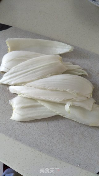 醋溜白菜的做法步骤：1