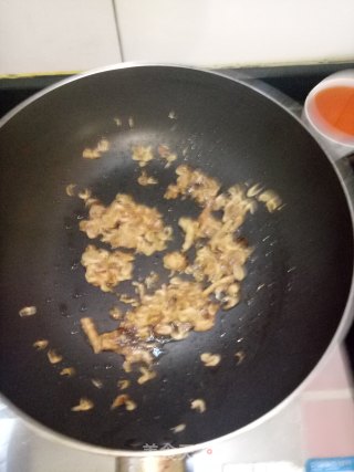 虾皮炒西葫芦的做法步骤：3