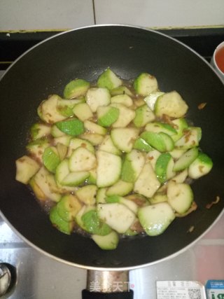 虾皮炒西葫芦的做法步骤：4