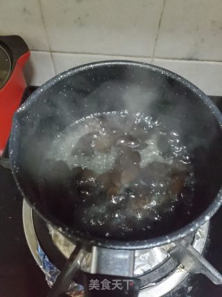 牛肉炒黑木耳的做法步骤：3