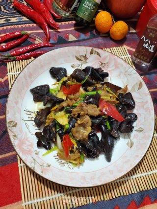 牛肉炒黑木耳的做法步骤：11