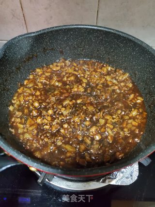 梅菜干卤肉酱的做法步骤：11