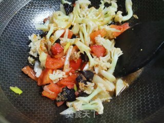 家常菜之“素炒菜花”的做法步骤：3