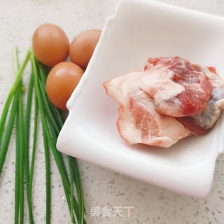 蛋饺（电饼铛版）的做法步骤：1