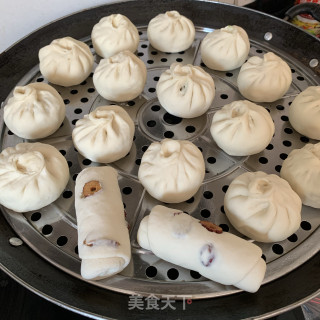 粉条萝卜瘦肉包的做法步骤：3