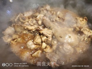 莲藕焖嫩鸭的做法步骤：3