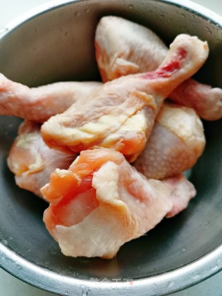 奥尔良焖鸡腿的做法步骤：1