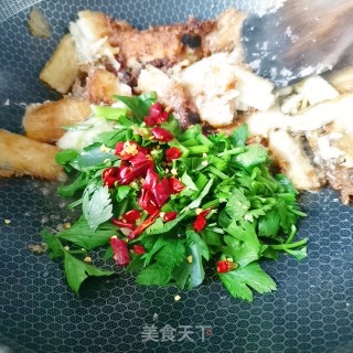 香煎带鱼的做法步骤：7