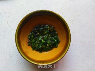 小葱烙饼的做法步骤：1