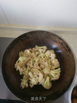 炖肘子烧菜花的做法步骤：4