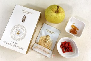 银耳雪梨汤的做法步骤：1