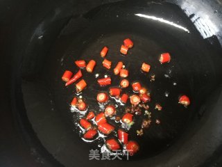 小米椒炒笋干的做法步骤：4