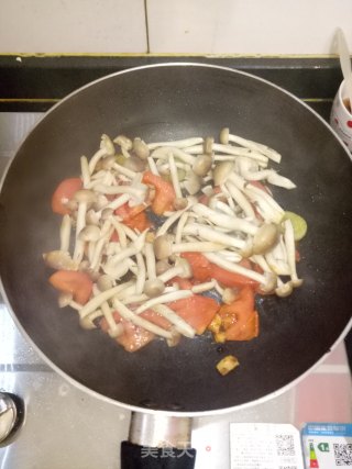 蟹味菇豆腐汤的做法步骤：4