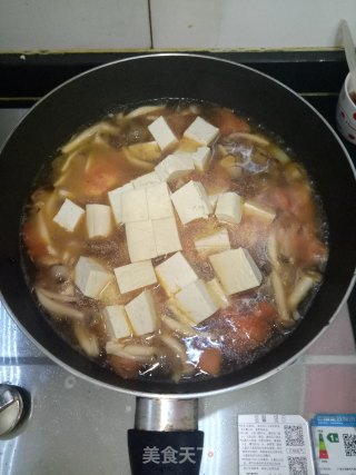 蟹味菇豆腐汤的做法步骤：5