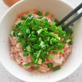 肉包子的做法步骤：3