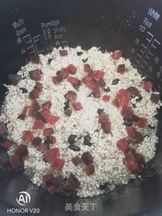 黑豆腊肉糯米饭的做法步骤：2